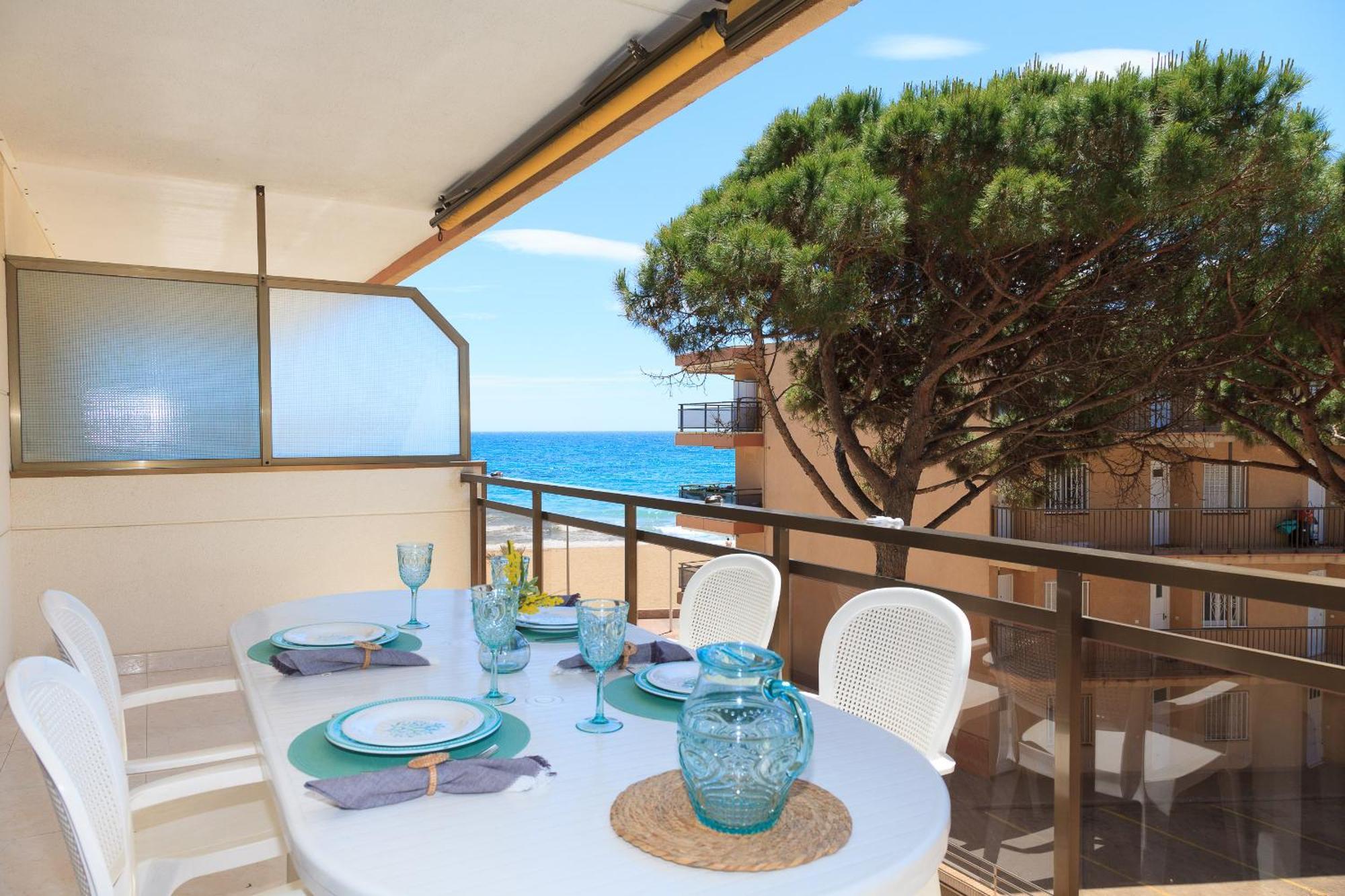 Uhc Txingudi Apartments Cambrils Eksteriør billede