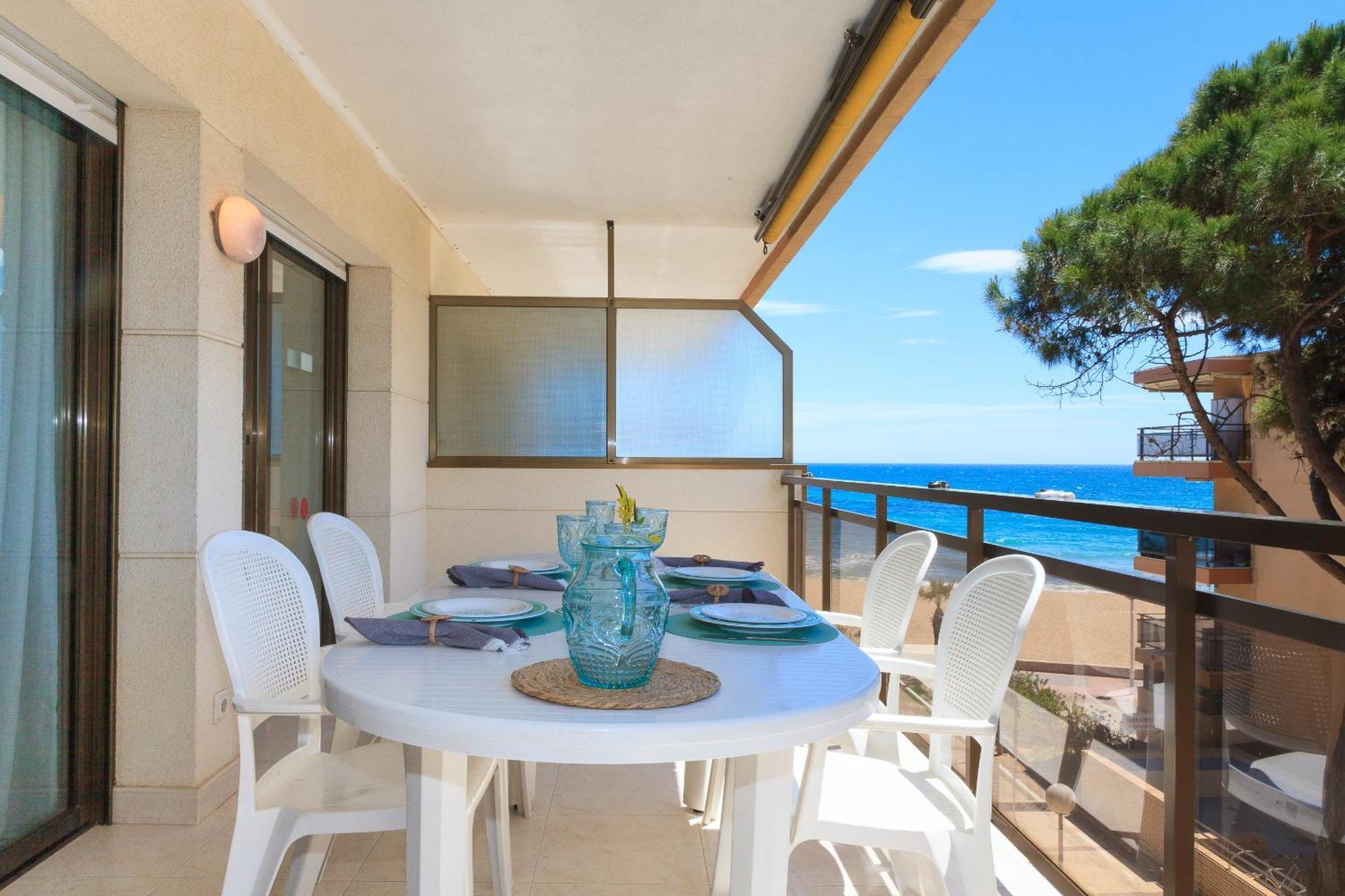 Uhc Txingudi Apartments Cambrils Eksteriør billede