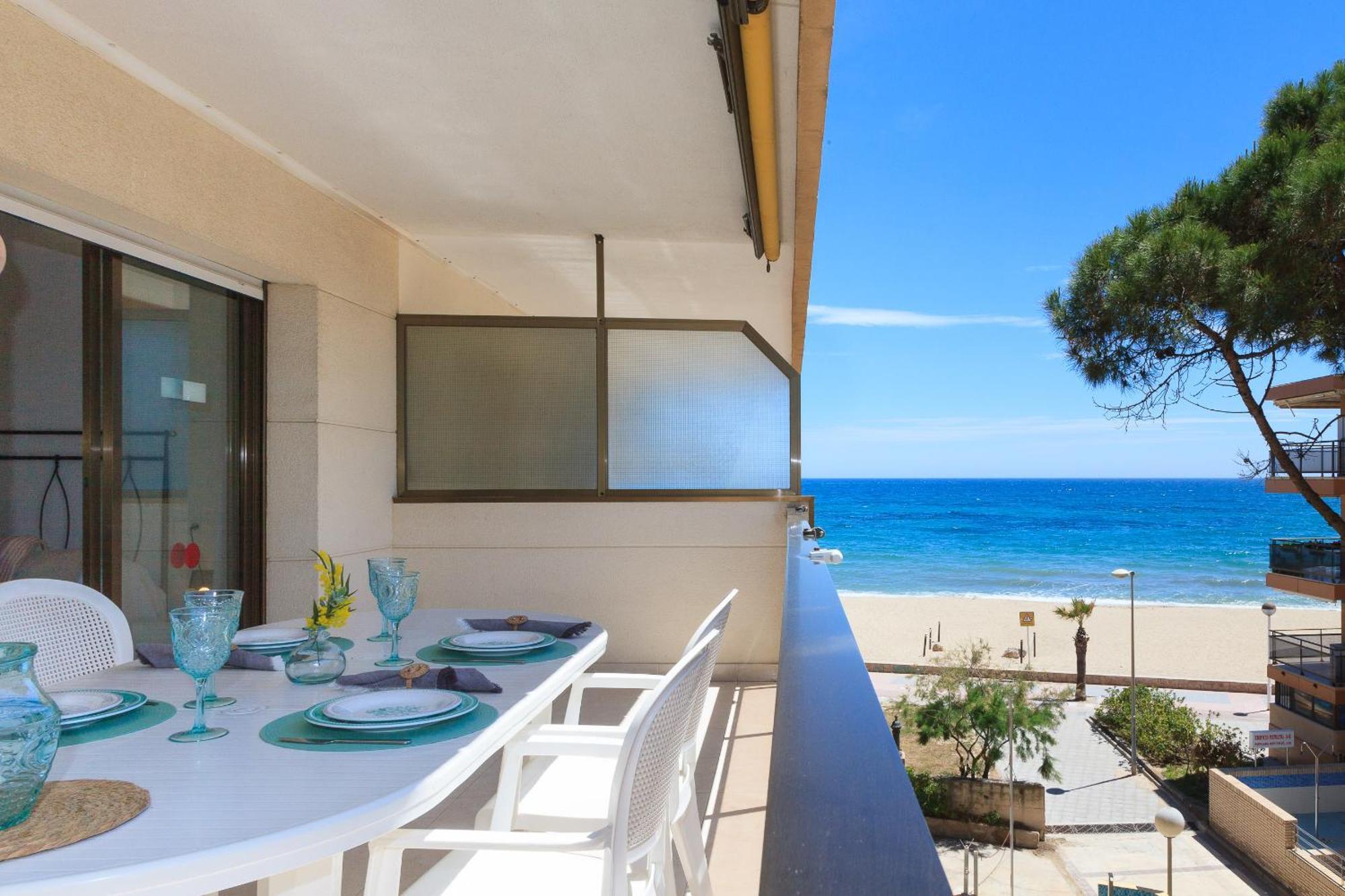 Uhc Txingudi Apartments Cambrils Eksteriør billede