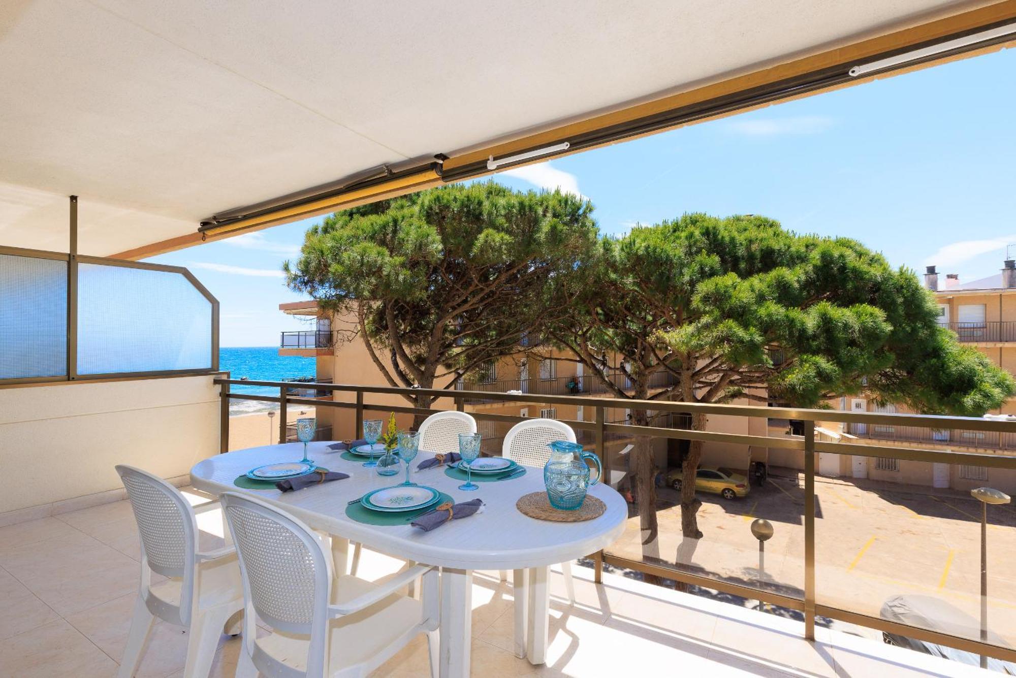 Uhc Txingudi Apartments Cambrils Eksteriør billede