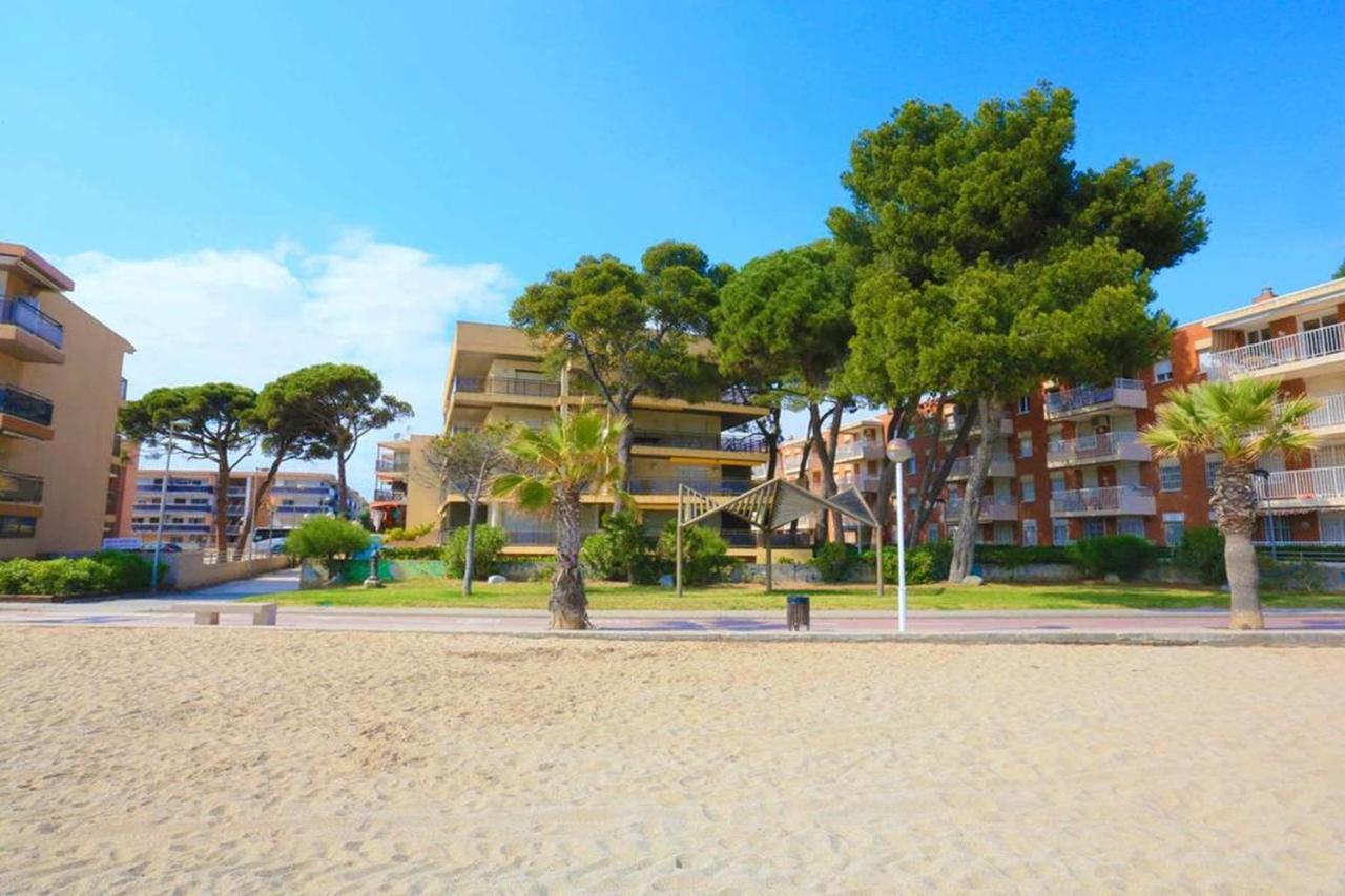 Uhc Txingudi Apartments Cambrils Eksteriør billede